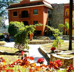  Hotel Hacienda Cola del Caballo  Сантьяго
